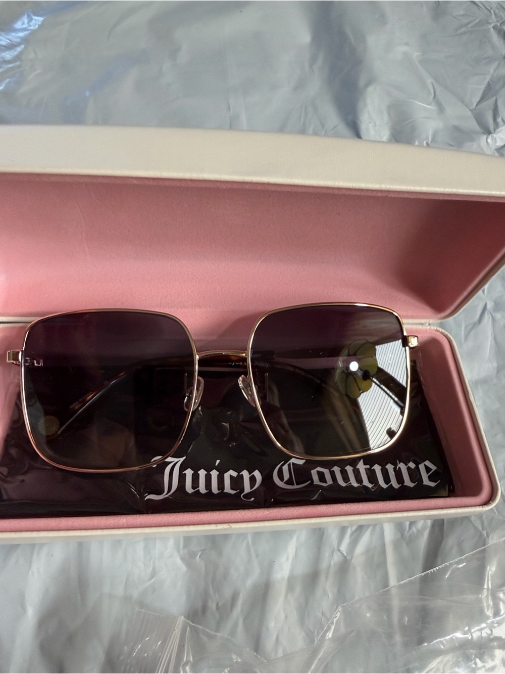 Juicy Couture White Case with Gold Frame Sunglasses and Gray Gradient Lenses